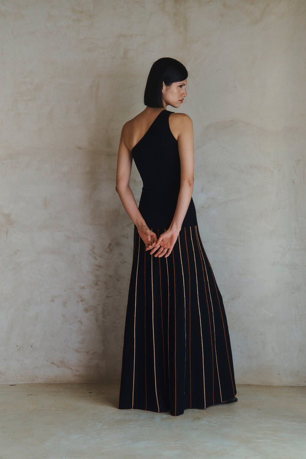 Escvdo MANGLAR ONE SHOULDER MAXI DRESS | BLACK