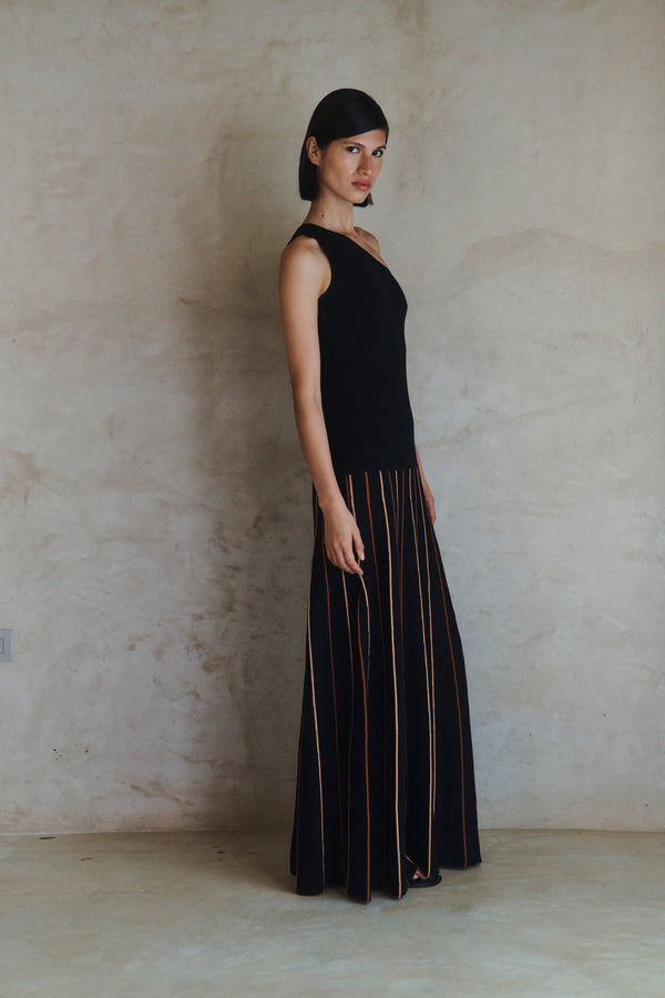 Escvdo MANGLAR ONE SHOULDER MAXI DRESS | BLACK