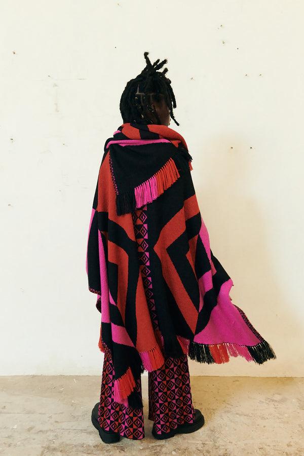 Escvdo QERO SHAWL | FUCHSIA