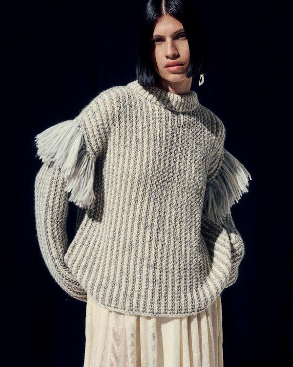 Escvdo USHNU SWEATER | IVORY-GREY
