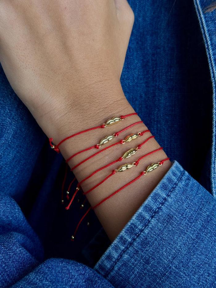 Eshvi Lip Bracelet