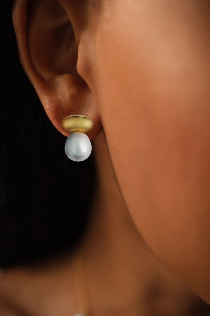 Eshvi Pearl Earrings