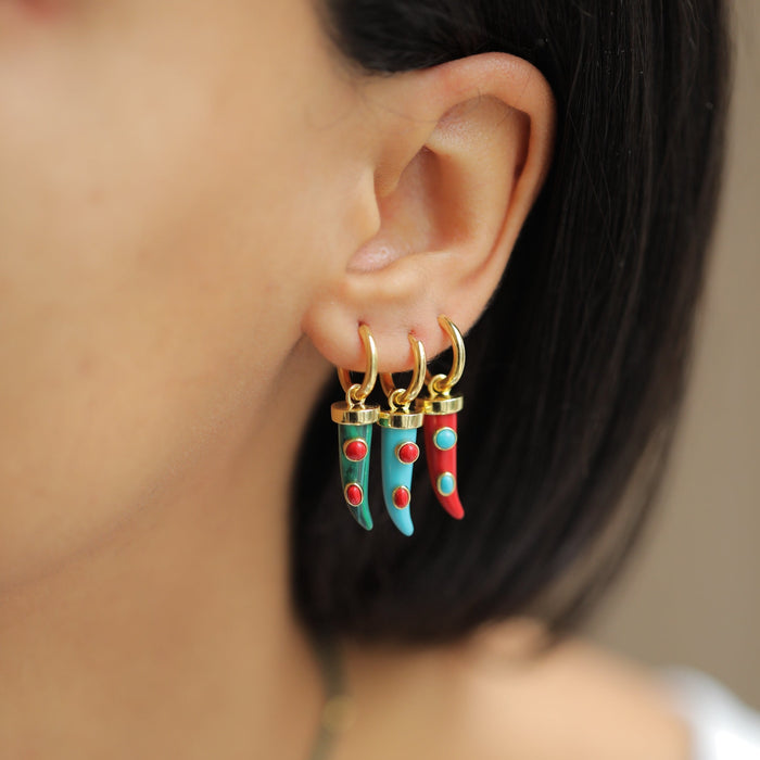 Eshvi Single Fang Charm