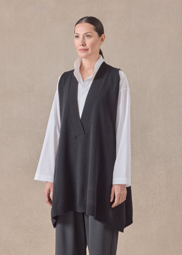 Eskandar Cashmere A-line Sleeveless Deep V-neck Sweater - Long Plus