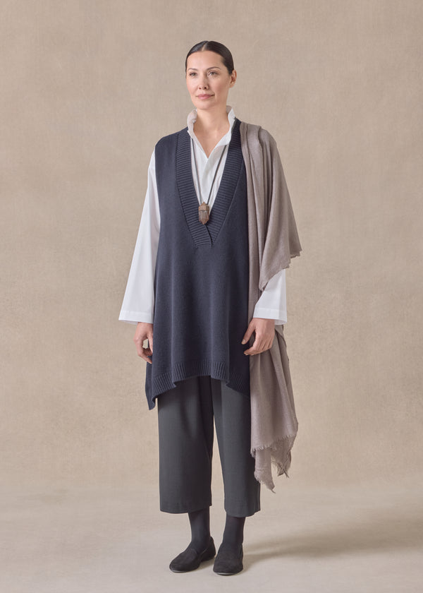 eskandar cashmere a-line sleeveless deep v-neck sweater - long plus dark