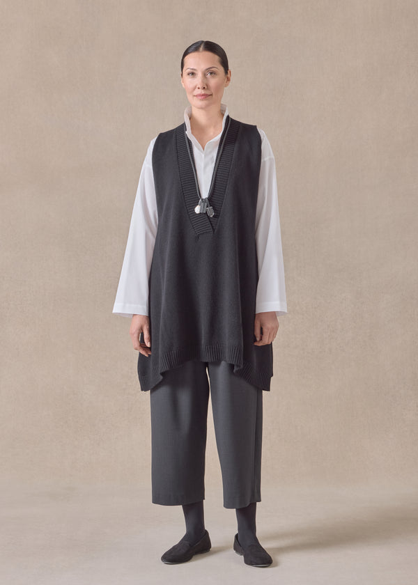 eskandar cashmere a-line sleeveless deep v-neck sweater - long plus