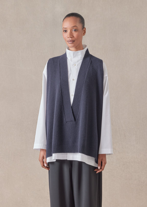 Eskandar Cashmere A-line Sleeveless Deep V-neck Sweater - Mid Plus