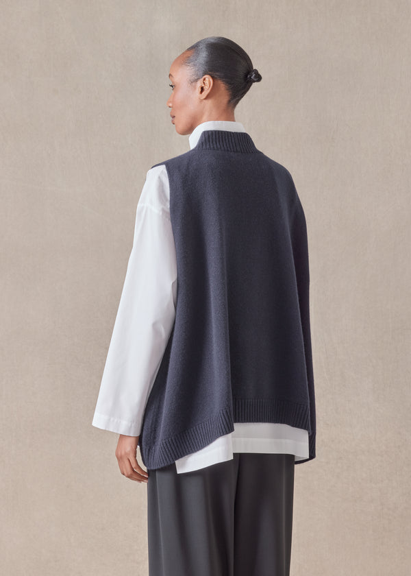 Eskandar Cashmere A-line Sleeveless Deep V-neck Sweater - Mid Plus