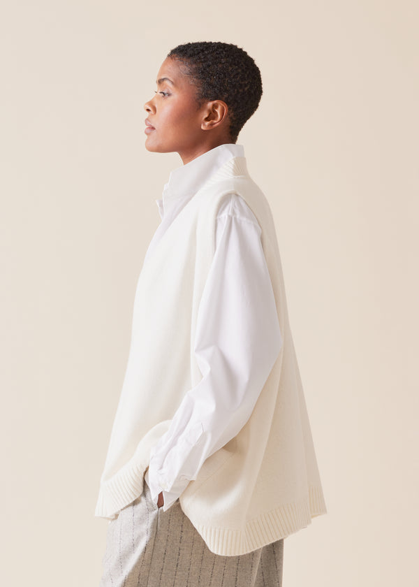 Eskandar Cashmere A-line Sleeveless Deep V-neck Sweater - Mid Plus