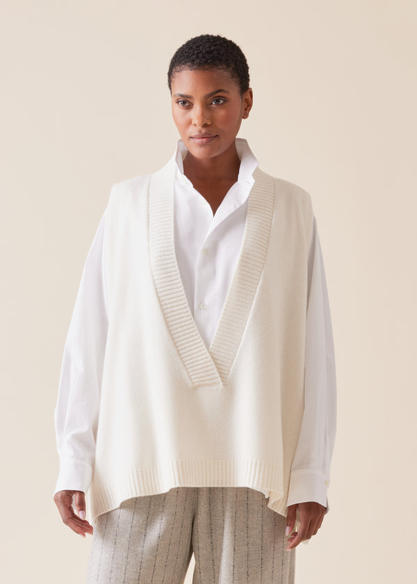 eskandar cashmere a-line sleeveless deep v-neck sweater - mid plus