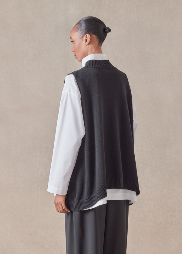 Eskandar Cashmere A-line Sleeveless Deep V-neck Sweater - Mid Plus