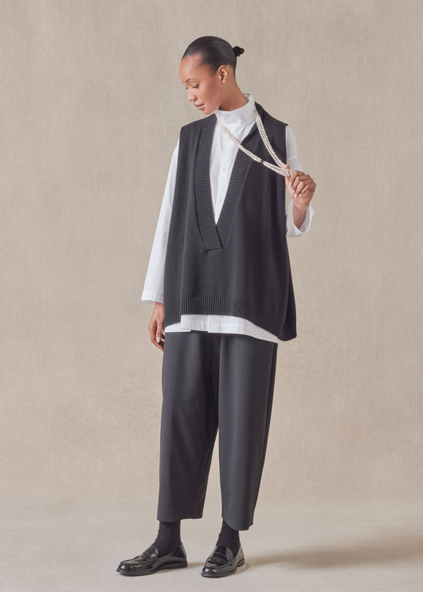 eskandar cashmere a-line sleeveless deep v-neck sweater - mid plus