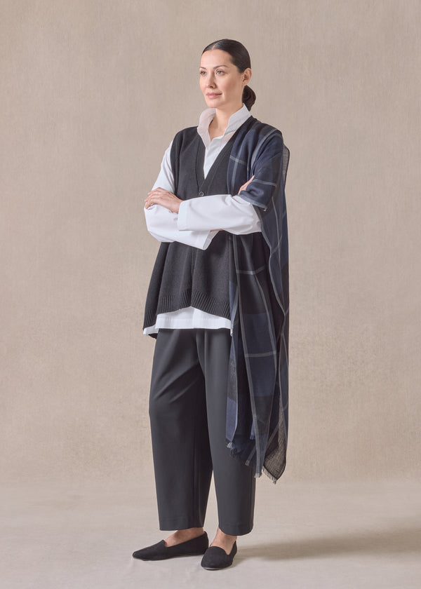 eskandar cashmere a-line sleeveless v neck cardigan - mid plus