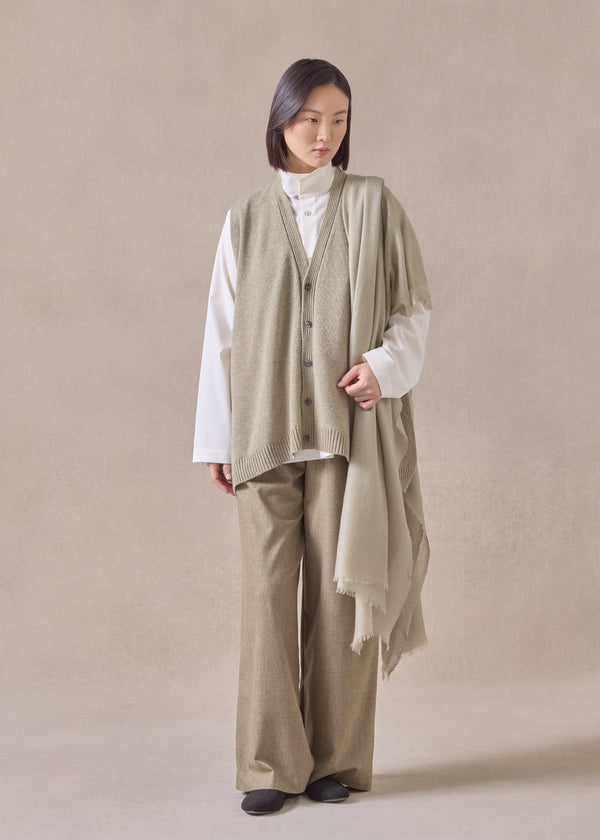 eskandar cashmere a-line sleeveless v neck cardigan - mid plus