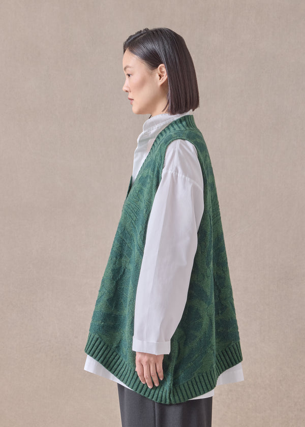 Eskandar Cashmere A-line Sleeveless V-neck - Mid Plus