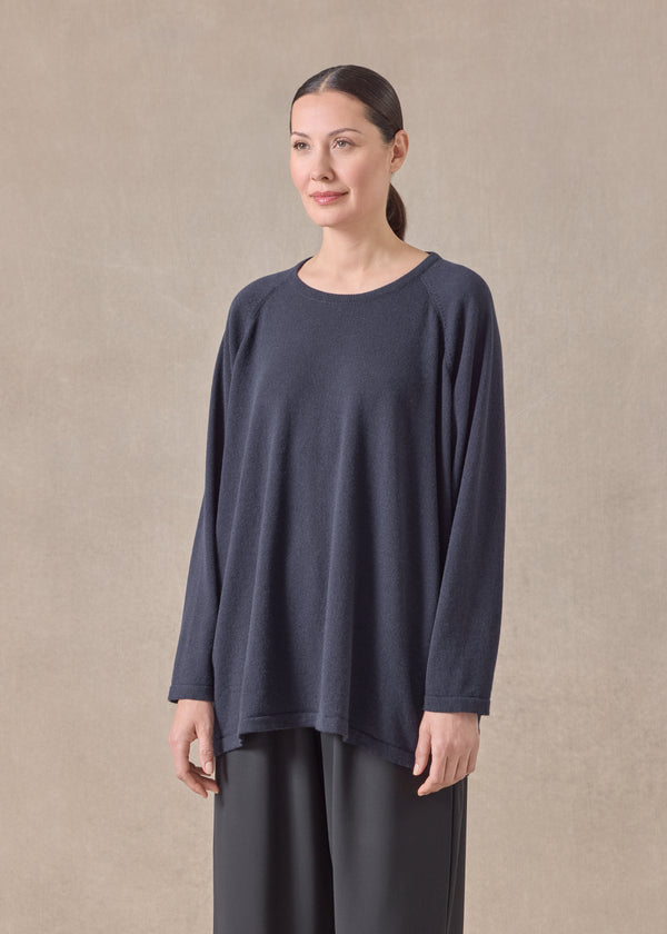 Eskandar Cashmere Raglan Sleeve Round Neck Sweater - Long