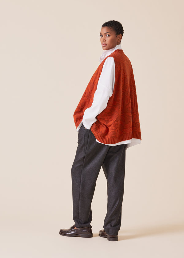 Eskandar Cashmere Sleeveless A-line V-neck Sweater - Mid Plus