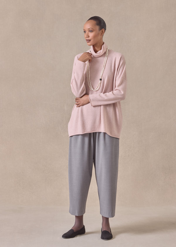 eskandar cashmere slim sleeve raw edge scrunch neck sweater - mid plus