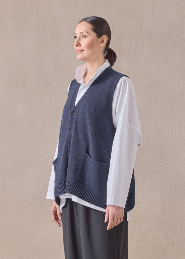 Eskandar Cashmere Scoop Armhole Waistcoat - Mid Plus