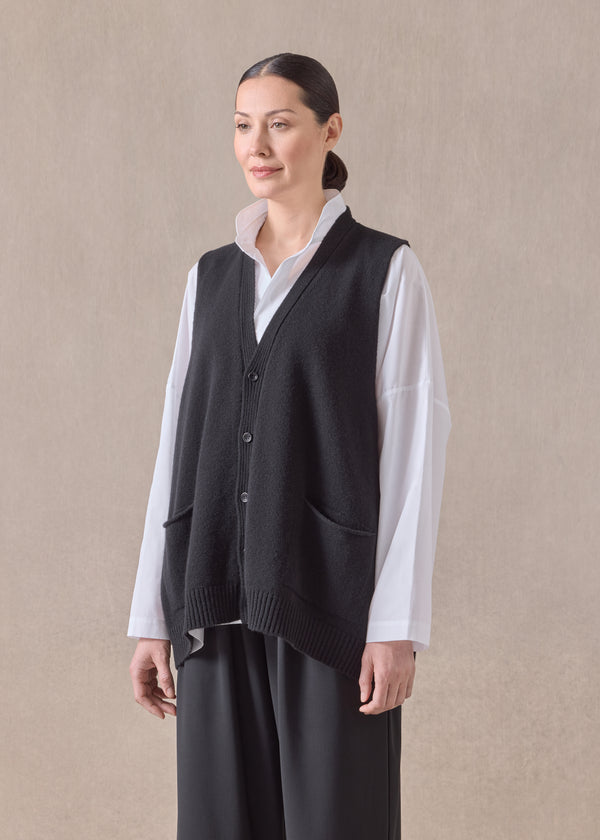 Eskandar Cashmere Scoop Armhole Waistcoat - Mid Plus