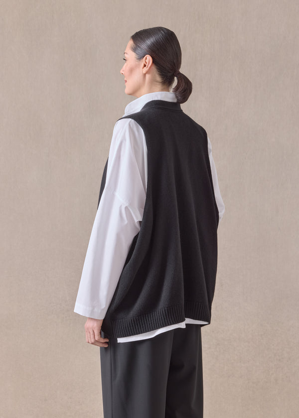 Eskandar Cashmere Scoop Armhole Waistcoat - Mid Plus