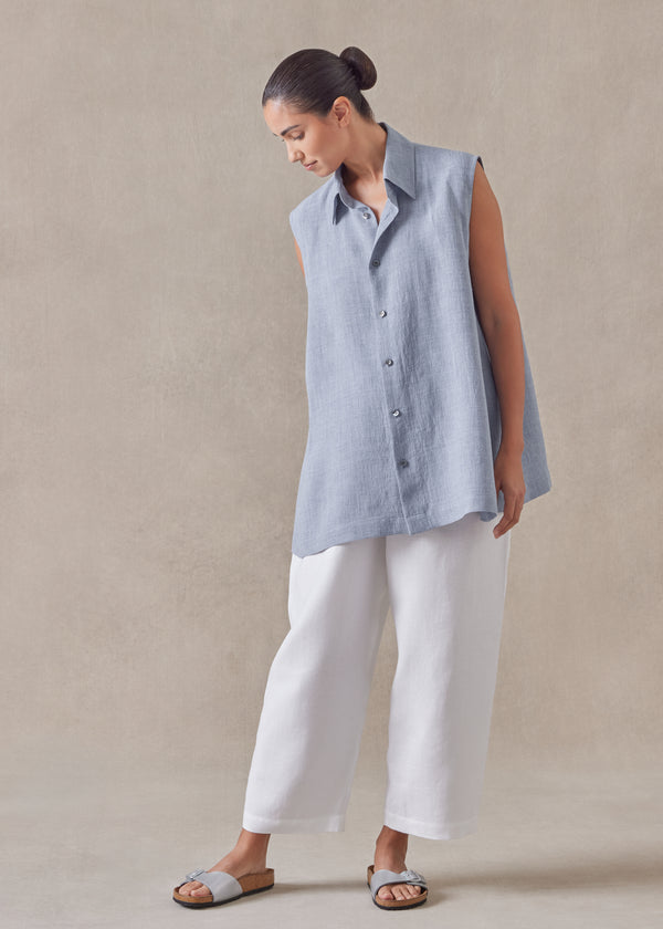 eskandar linen sleeveless caucasus shirt with collar - long
