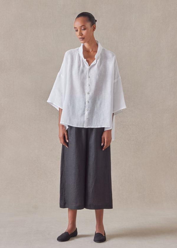 eskandar linen sloped shoulder wide a-line pleated collar short sleeve shirt - mid