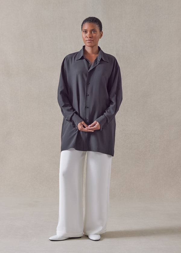 eskandar silk slim a-line back pleat shirt with collar - long plus