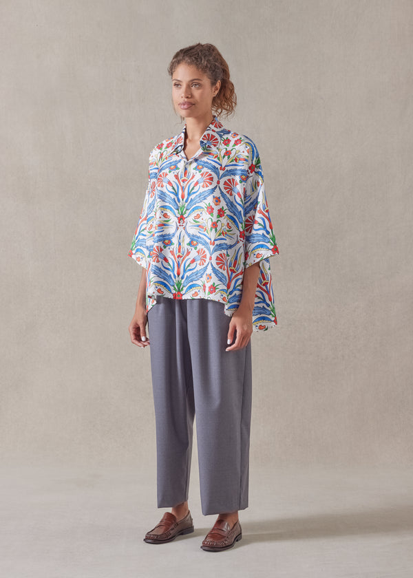 eskandar silk sloped shoulder wide a-line short sleeve shirt with collar - mid