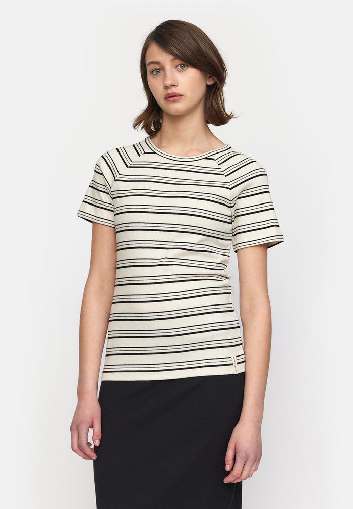 esmé studios Blossom SS O-neck Rib T-shirt GOTS - Black Stripe