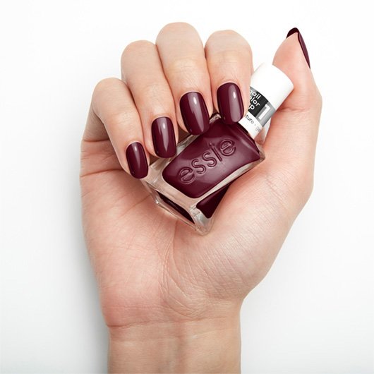 essie model clicks