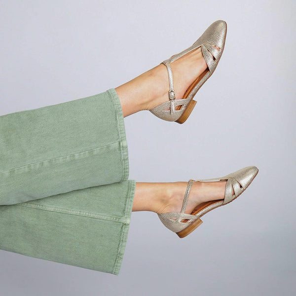 esska Aurora WIDE Vegan Embossed Platinum Flat Shoe