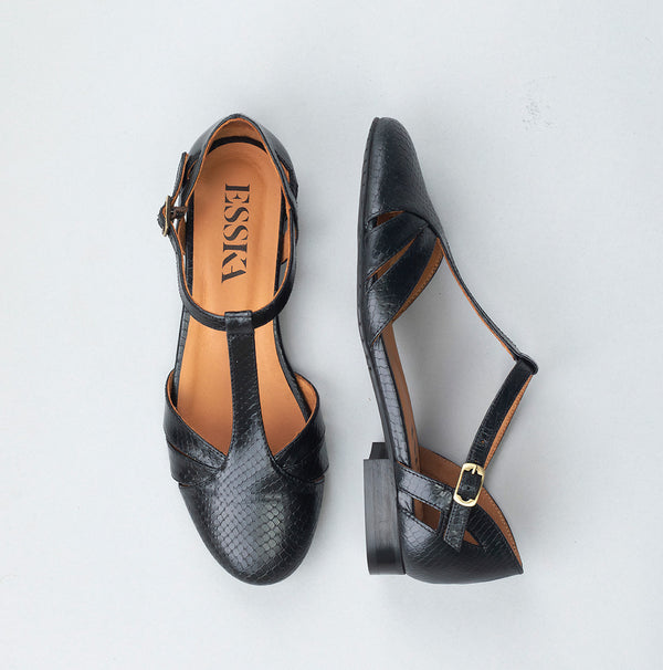 Esska Aurora Black Flat Shoe