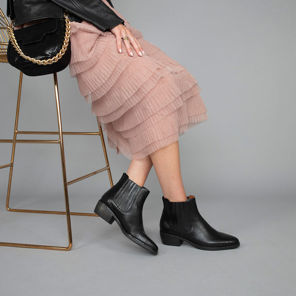 Esska Bettina Black Low Heel Boots