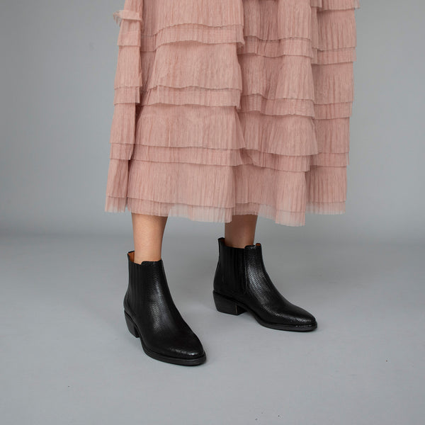 Esska Bettina Black Low Heel Boots