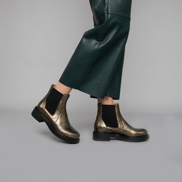 esska Bora Metallic Graphito Flat Boot