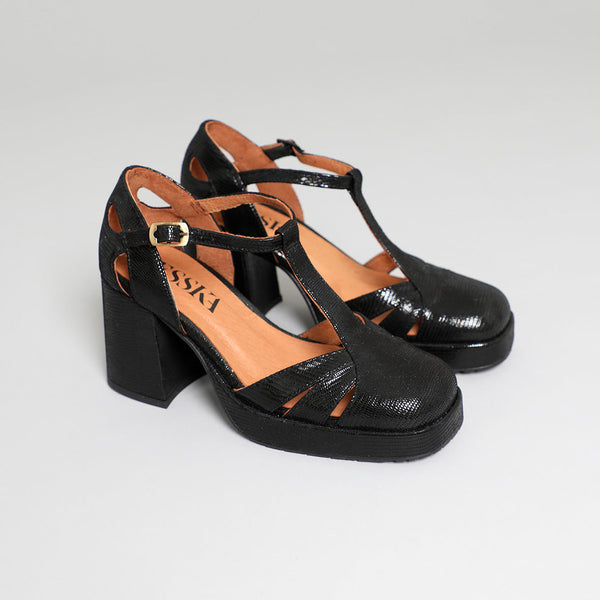 Esska Chaza WIDE Black Mid Heel Shoe