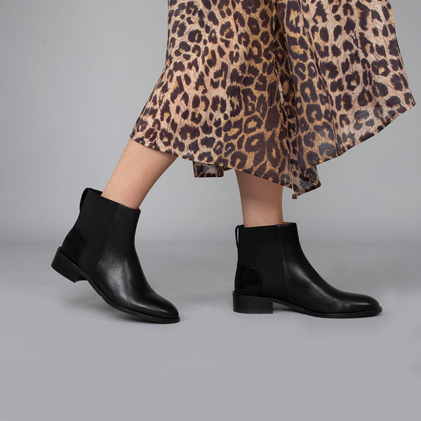 Esska Dawn Black Flat Boot