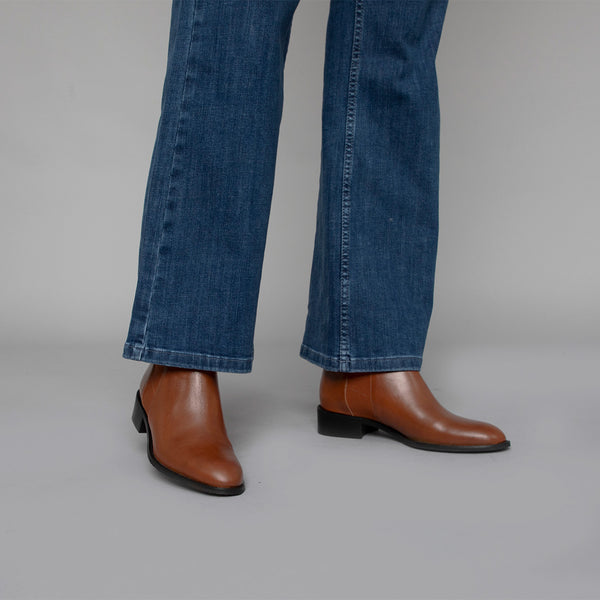 Esska Dawn Cognac Flat Boot