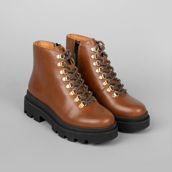 Esska Estelle Tan Chunky Flat Boot