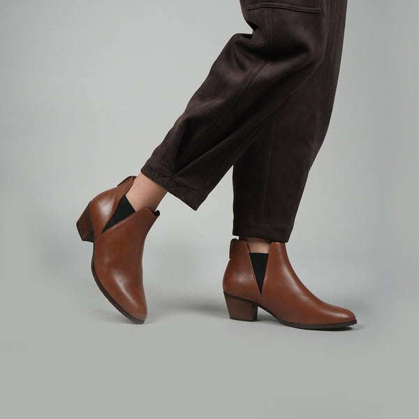 esska Ginny Cognac Low Heel Boot