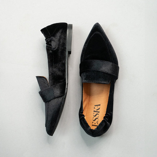 Esska Hannah Vegan Velvet Black Flat Pointy Shoe