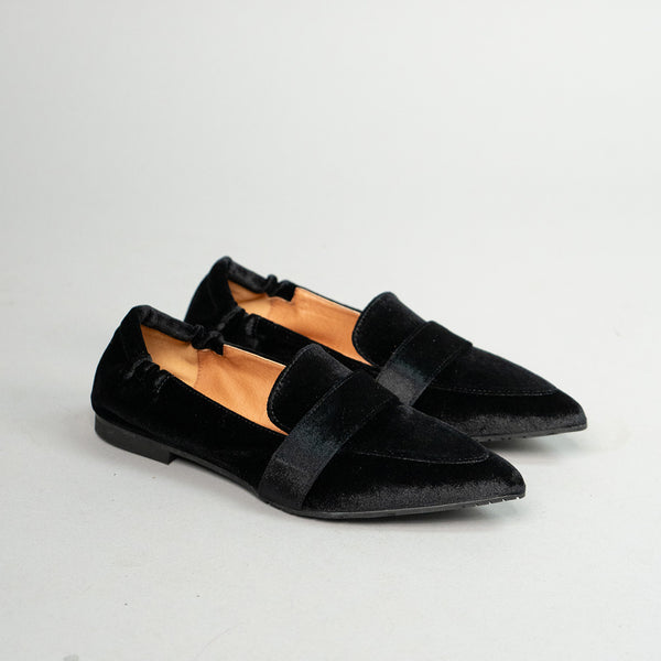 esska Hannah Vegan Velvet Black Flat Pointy Shoe