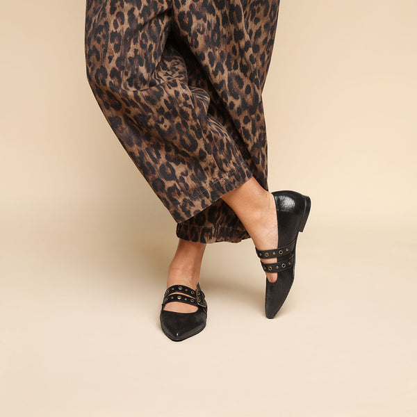 Esska Harper WIDE Metallic Black Flat Pointy Shoe