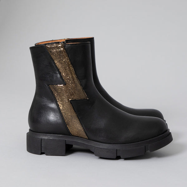 Esska Jump Black Chunky Flat Boot