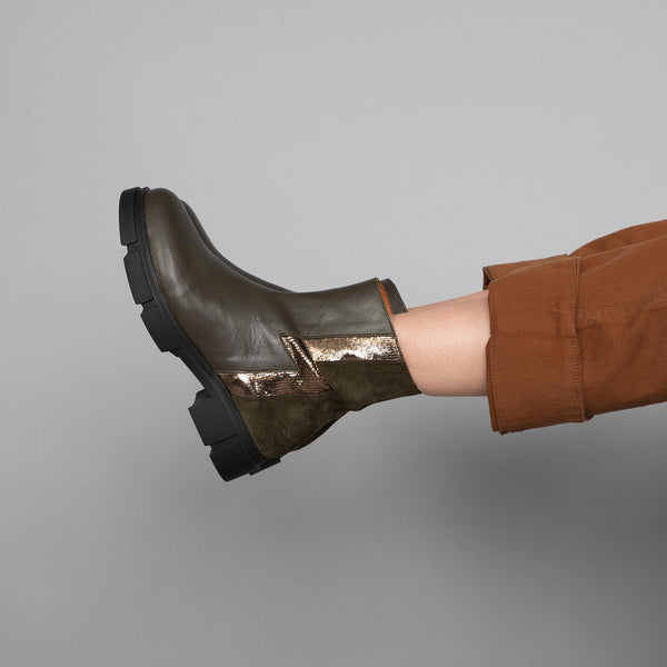 Esska Jump Khaki Chunky Flat Boot