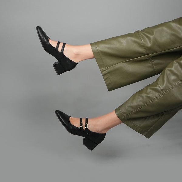 Esska Laura Black Low Heel Shoe