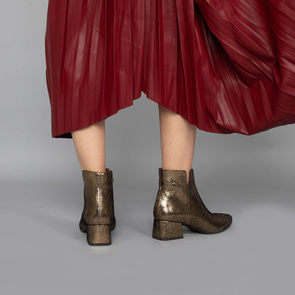 Esska Leisel Onyx Low Heel Boot