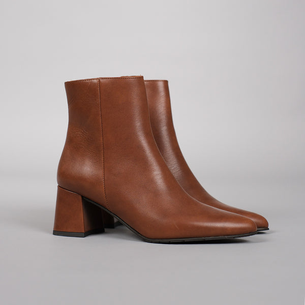 Esska Lorna Cognac Mid Heel Boot
