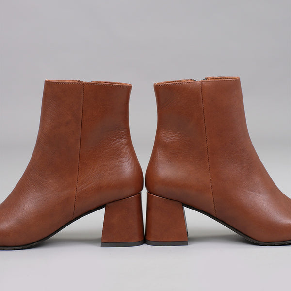 Esska Lorna Cognac Mid Heel Boot